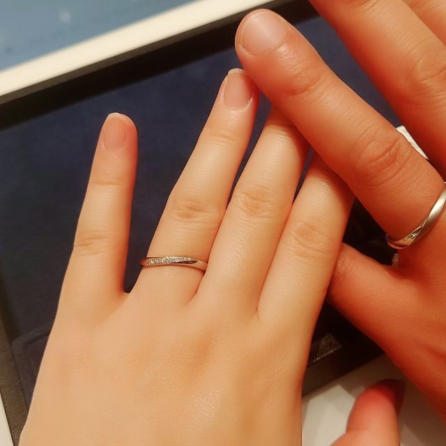 【4℃ BRIDAL(ヨンドシーブライダル)の口コミ】 つけた時のフィット感や、指を入れした時の気持ちよさ。
あとは、ダイヤモ…