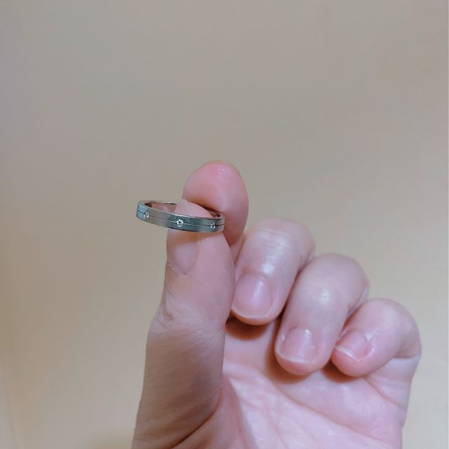 【ROYAL ASSCHER(ロイヤル・アッシャー)の口コミ】 主人にちゃんと毎日着けていてほしいと考え、指輪選びは主人に完全に任せ…