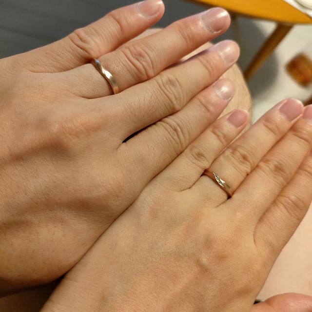 【MILK&Strawberry(ミルクアンドストロベリー)の口コミ】 実際に着けてみたところピンクゴールドは肌なじみがよく、個性的な商品で…