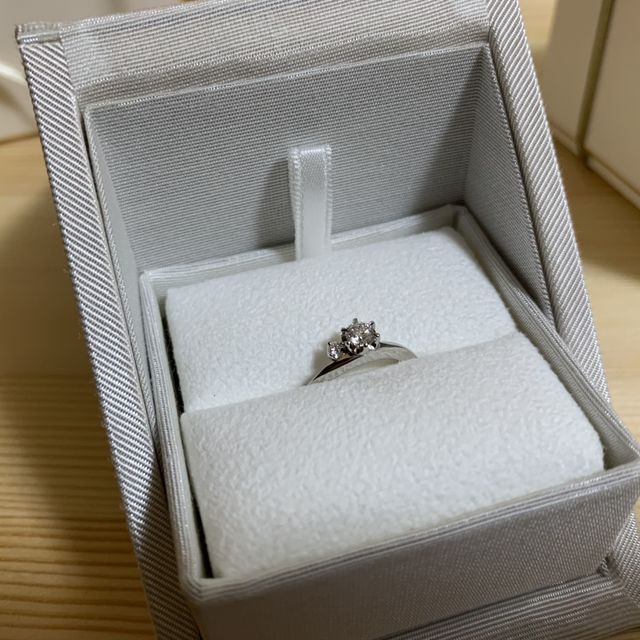 【ENUOVE(イノーヴェ)の口コミ】 指にぴったりとそう滑らかなデザインでしっくりきたため購入しました。少…