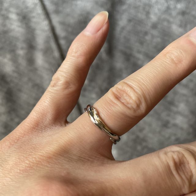 【萬時(Manji)の口コミ】 デザイン性が良く、和のデザインがとても良いです。
さりげないダイヤもキ…