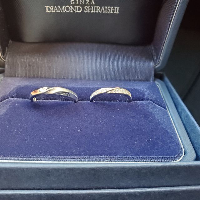 【銀座ダイヤモンドシライシの口コミ】 指輪のデザインと、購入した後のサービスの多さが決め手となりました。刻…