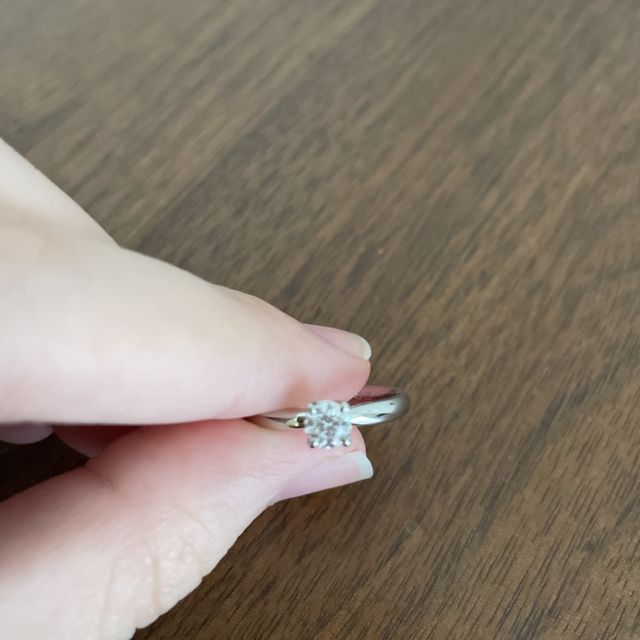 【鎌倉彫金工房の口コミ】 シンプルなデザインのものがかわいいと思いこれに決めました。ダイヤはお…