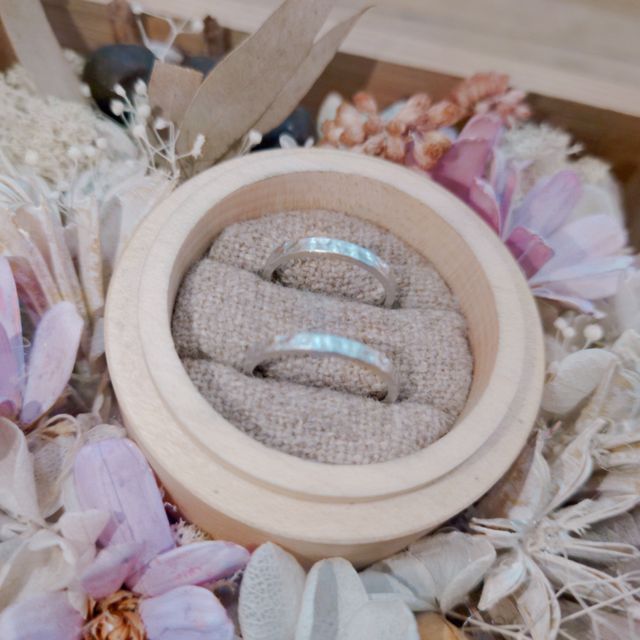 【鎌倉彫金工房の口コミ】 結婚指輪は折角だから手作りがいいね、とこちらの指輪にしました。つちめ…