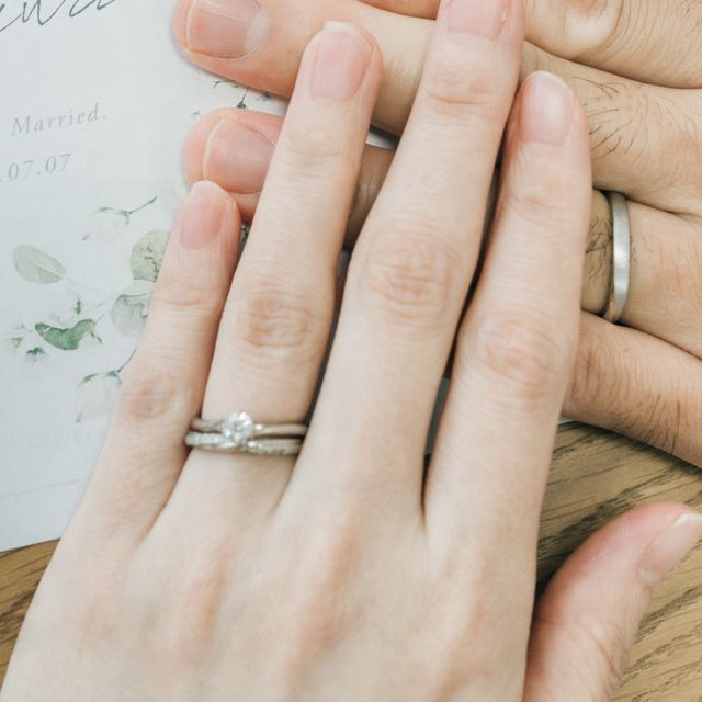 【銀座ダイヤモンドシライシの口コミ】 何個か試着しました。
デザインが多いですが、私の好きなデザインから
何…