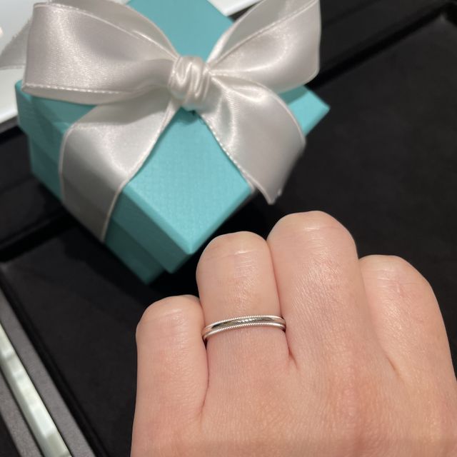 【ティファニー(Tiffany & Co.)の口コミ】 ティファニーのクラシック　ミルグレイン　バンドリングです。
こちらはダ…