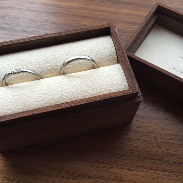 【PORTADA(ポルターダ)の口コミ】 結婚指輪を探すにあたって意識したのは、値段とデザイン性です。
AIREのレ…