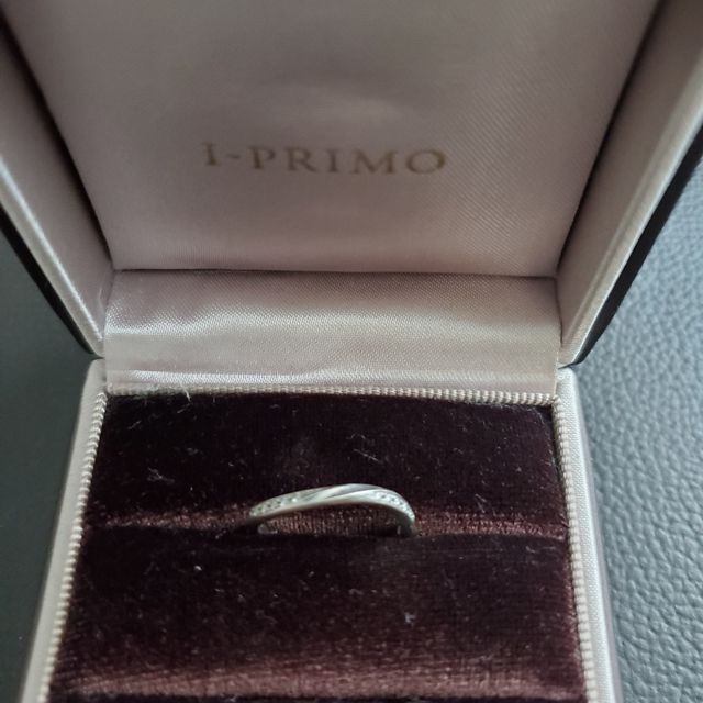 【アイプリモ(I-PRIMO)の口コミ】 プラチナ製の指輪でデザインがシンプルめなものを探していました。こちら…
