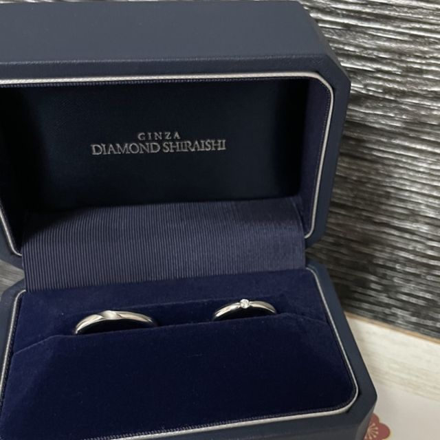【銀座ダイヤモンドシライシの口コミ】 婚約指輪はもらってないので、ダイヤは欲しいと思っていました。
一粒のダ…