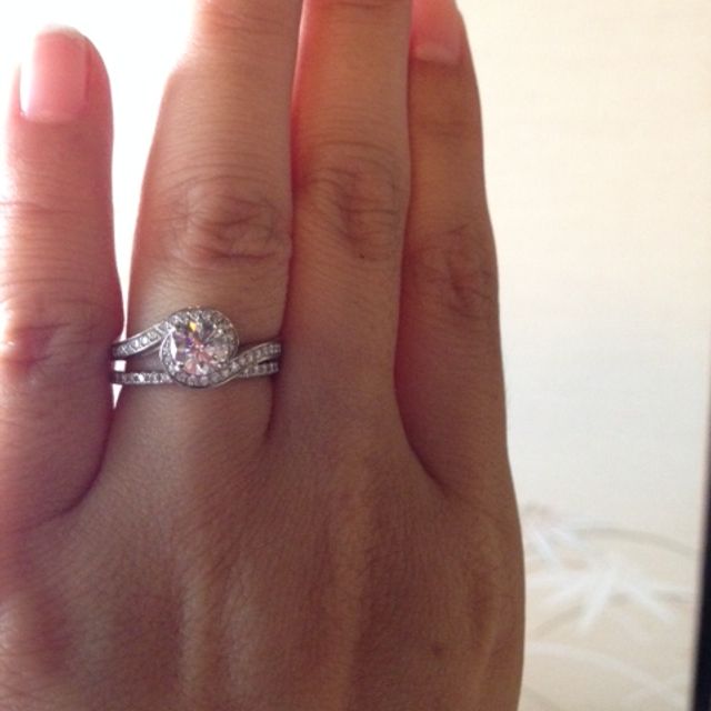 【デビアス(DE BEERS)の口コミ】 ダイアモンドの品質の良さも素晴らしいし小さいダイアモンドと大きなダイ…