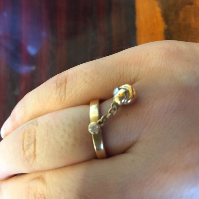 【カルティエ(Cartier)の口コミ】 アラフォーでしたので、
さりげない上質なものを、と選びました。
普通の…