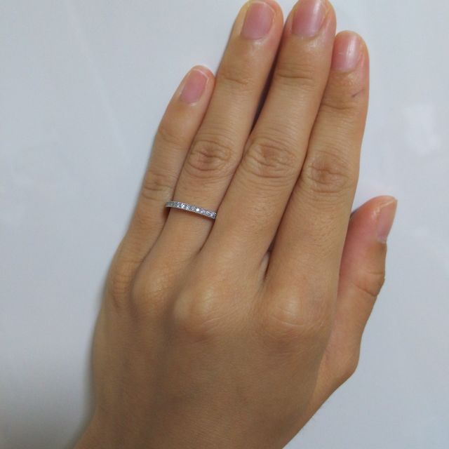 【CHER LUV(シェールラブ)の口コミ】 家事をしている時に宝石が引っ掛からないように、指輪に埋め込んであるも…