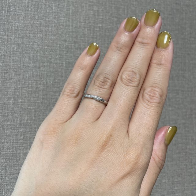 【銀座ダイヤモンドシライシの口コミ】 ダイヤモンドの輝きと指輪の太さやデザインが好みで購入しました。デザイ…