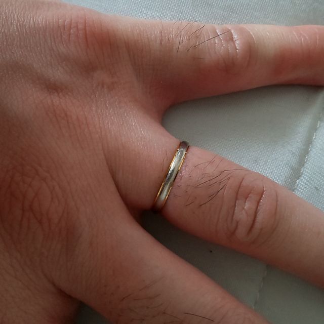 【PILOT BRIDAL(パイロットブライダル)の口コミ】 指輪着用時です、とても軽く使いやすく毎日の使用に苦になりません、とに…