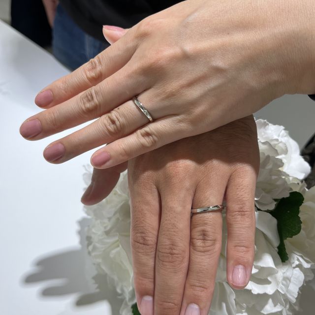 【4℃ BRIDAL(ヨンドシーブライダル)の口コミ】 デザインが良かったです。同じ指輪の形でも、つや消しなど、色々なデザイ…