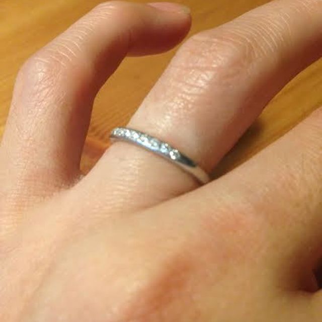 【ひなの口コミ】 手が小さく指が細い私に、細くて華奢なエレガントなデザインのリングでぴ…