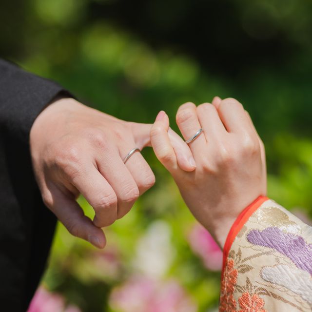 【4℃ BRIDAL(ヨンドシーブライダル)の口コミ】 他のブランドにはないデザインが一番の決め手です。サイズ展開も細かく設…