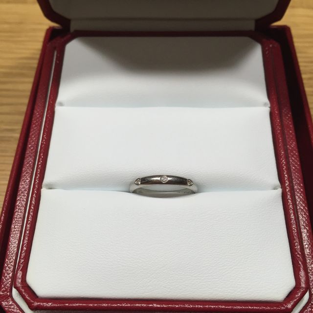 【カルティエ(Cartier)の口コミ】 飽きがこないシンプルなデザインの物で、将来子供が産まれて子育てしてい…