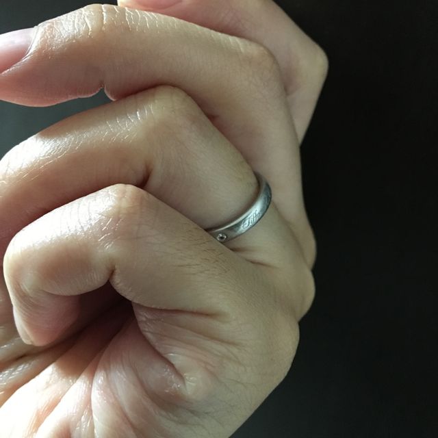 【ティファニー(Tiffany & Co.)の口コミ】 ティファニーのロゴが入っていて一気に気に入りました！それとダイヤが、…