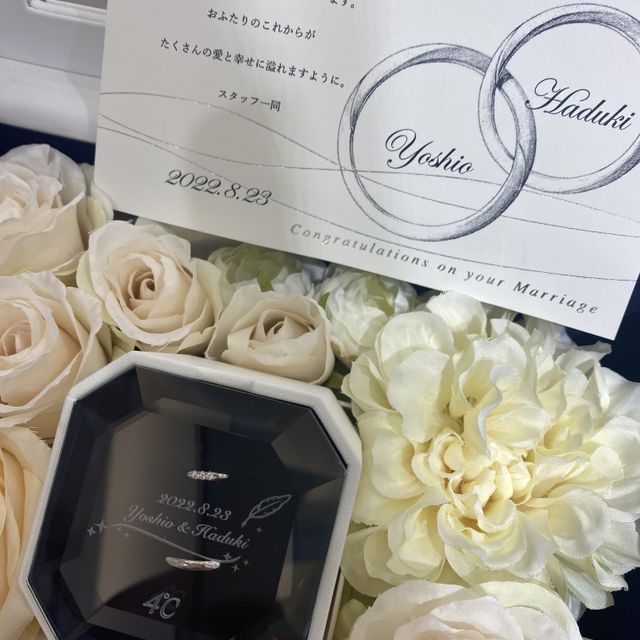 【4℃ BRIDAL(ヨンドシーブライダル)の口コミ】 シンプル過ぎず、自身のキャラクターに合った物だと思えたからです。この…