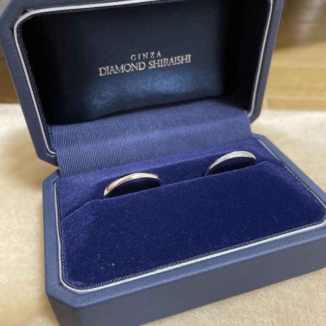 【銀座ダイヤモンドシライシの口コミ】 デザインはどこのお店も同じようなものがあるので、保証の点で銀座ダイヤ…