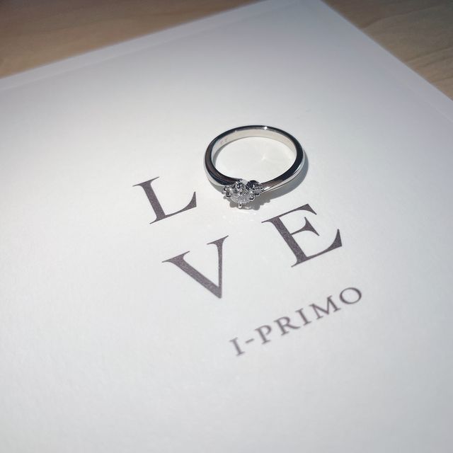 【アイプリモ(I-PRIMO)の口コミ】 デザインがすごく良かったです。また、結婚指輪と婚約指輪を重ね付けした…