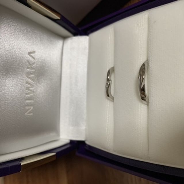 【俄(にわか)の口コミ】 婚約指輪で初桜をプレゼントいただき、結婚指輪はどれにしようか迷ってい…
