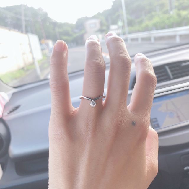 【銀座ダイヤモンドシライシの口コミ】 「見たことがない指輪が欲しい」という願いを叶えてくれた指輪でした。ま…