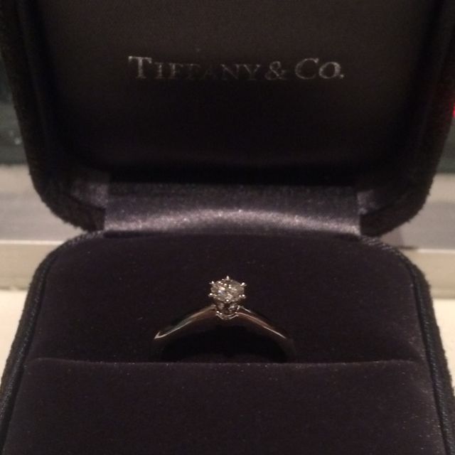 【ティファニー(Tiffany & Co.)の口コミ】 指が短くふっくらした子供っぽい手には、ティファニーセッティングが1番似…