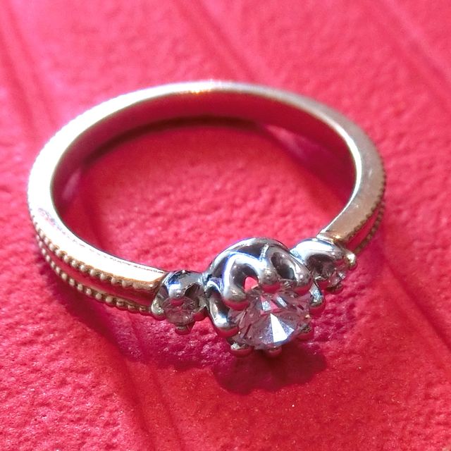 【H-bijouterie(アッシュビジュテリー)の口コミ】 地元で配られている結婚情報誌の広告を見て一目ぼれしました。
プラチナに…