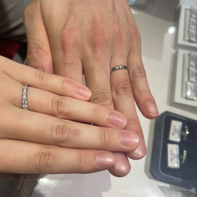 【銀座ダイヤモンドシライシの口コミ】 デザインを重要視しておりましたが、スタッフの方の対応と説明でブランド…