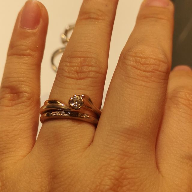 【杢目金屋(もくめがねや)の口コミ】 どの指輪もデザインがおしゃれで人とかぶる事は無いと思います。
地金をミ…
