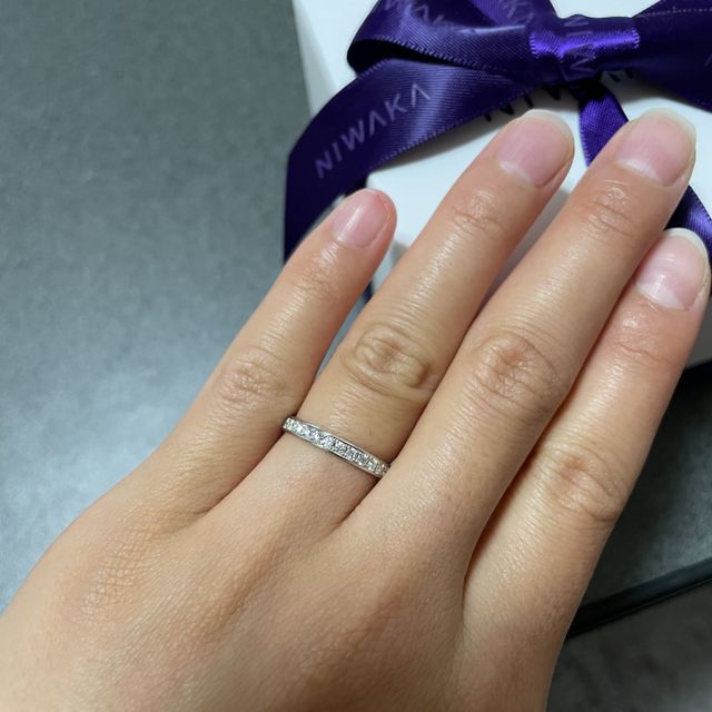 【俄(にわか)の口コミ】 ハーフエタニティを探していたところ俄の指輪が一番シンプルで理想のもの…