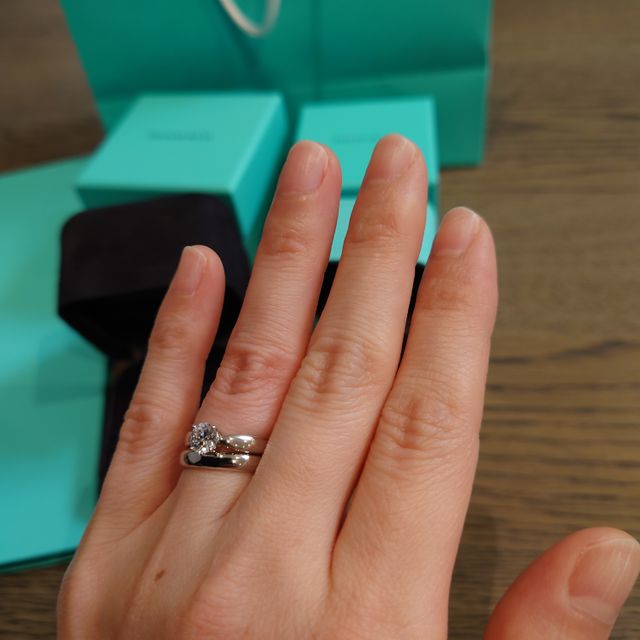 【ティファニー(Tiffany & Co.)の口コミ】 ティファニーのハーモニーの婚約指輪は、高さがコンパクトで普段使いしや…
