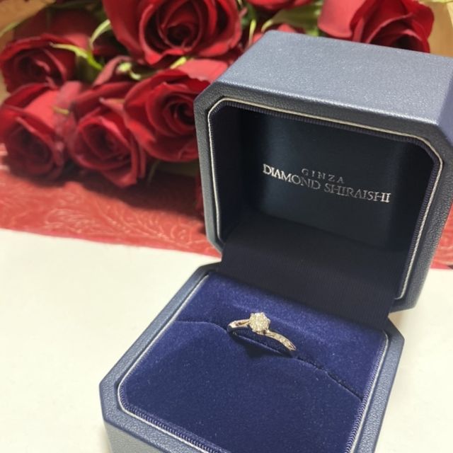 【銀座ダイヤモンドシライシの口コミ】 どこから見ても美しく輝くダイヤのセッティング、カットに着目して指輪選…