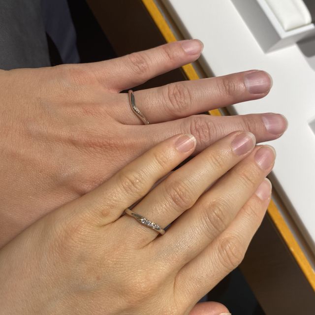 【銀座ダイヤモンドシライシの口コミ】 仕事柄平日はつけない為、ダイヤが入っていて華奢なデザインな事。自分の…