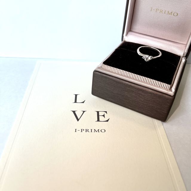 【アイプリモ(I-PRIMO)の口コミ】 リングが真っ直ぐではなく曲線になってる物を選びました。
曲線になってる…