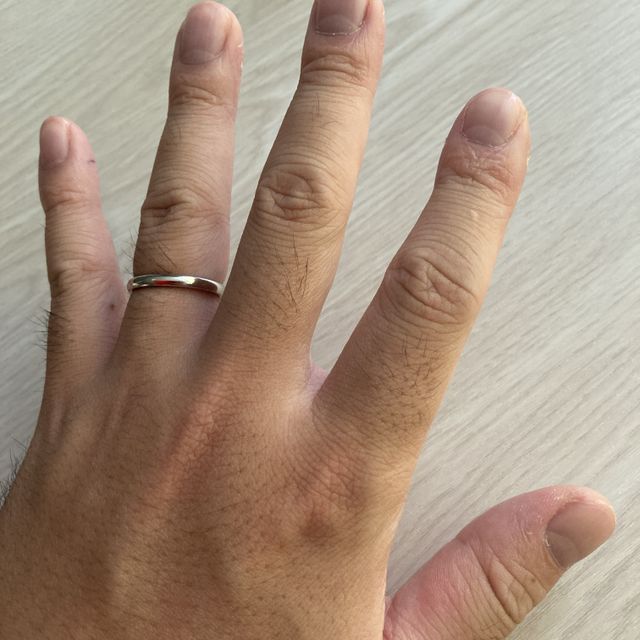 【アイプリモ(I-PRIMO)の口コミ】 指輪のデザインはシンプルな物にしました。妻はダイヤの入ったデザインが…