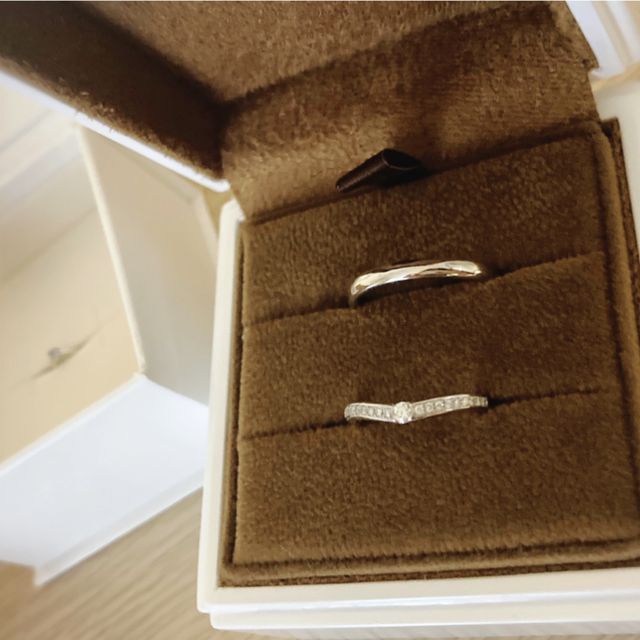 【snow(スノウ)の口コミ】 ウェーブかVラインか悩んでいました。指が長く見えるということ、つけた感…