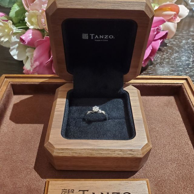 【TANZO.(鍛造指輪)の口コミ】 指輪を何個か試着させていただき、一番しっくりきたものを選びました。事…