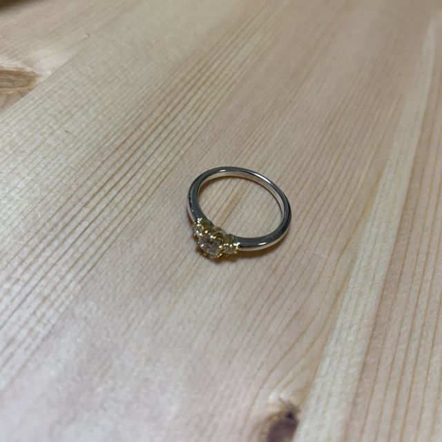 【YUKA HOJO(ユカホウジョウ)の口コミ】 指輪のデザインを気に入ったから。また、価格帯も予算の範囲内で納期まで…