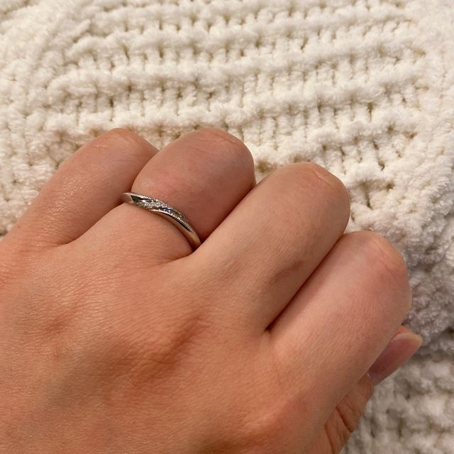 【銀座ダイヤモンドシライシの口コミ】 婚約指輪はいらないと言っていたので、結婚指輪は後悔しないように悩みま…