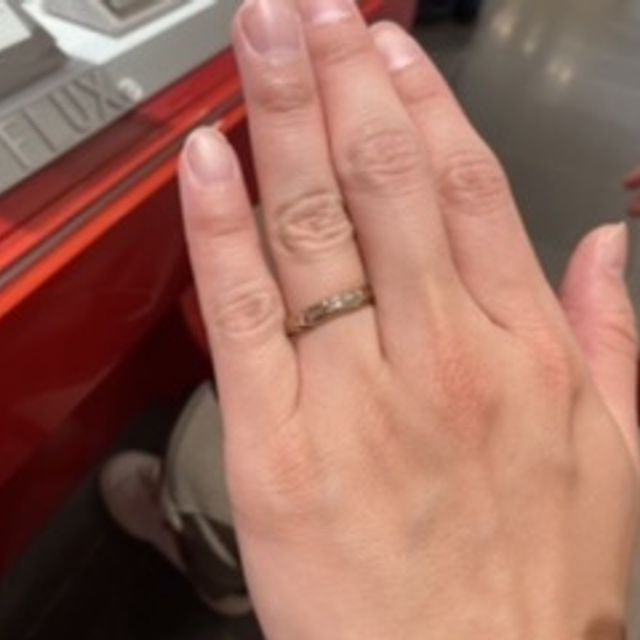 【AFFLUX(アフラックス)の口コミ】 とにかく種類が多いです！ダイヤの数、指輪の太さ、色味、サイズが0.25号…