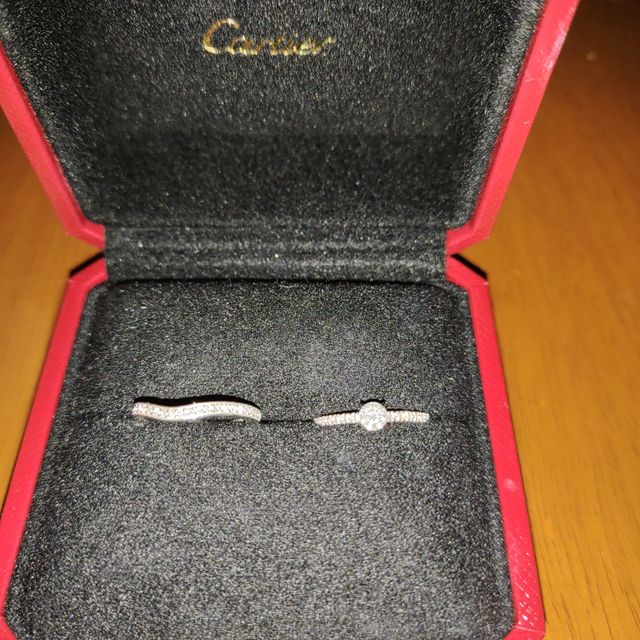 【カルティエ(Cartier)の口コミ】 妻と一緒に買いに行き、妻が決めました。普段つけられる婚約指輪は、台に…