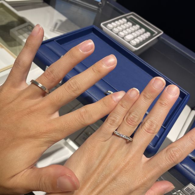 【銀座ダイヤモンドシライシの口コミ】 指輪の種類が多く、デザインの本を見せていただきましたが、それではあま…