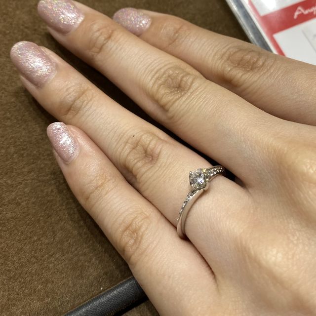 【アンジェリックフォセッテ(Angelique Fossette)の口コミ】 指輪探しで個人的に実際の店舗に伺ったなかで、1番指輪のデザインが豊富だ…