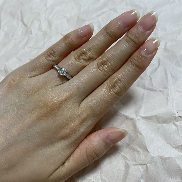 【TANZO.(鍛造指輪)の口コミ】 シンプルなメレダイヤ付きの婚約指輪を求めていました。
ブランドより品質…