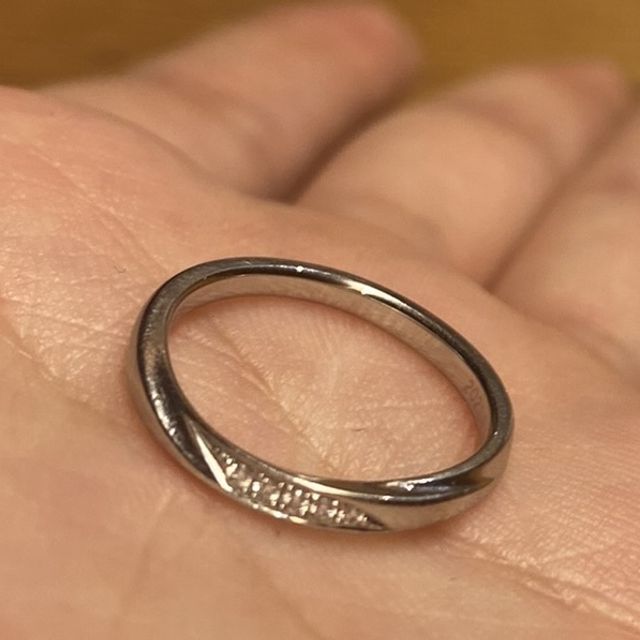 【俄(にわか)の口コミ】 ・細身で指馴染みが良い指輪が多くあった点
・指輪に込められたブランドさ…