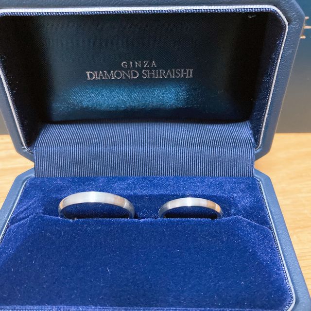 【銀座ダイヤモンドシライシの口コミ】 シンプルで、付け心地が良い指輪を探していました。
指と指の間が痛くなら…