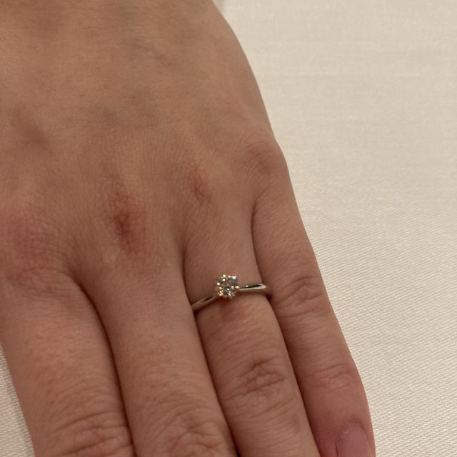 【銀座ダイヤモンドシライシの口コミ】 友だちもここのブランドで購入をした
話を聞いて、まずは行ってみようと思…